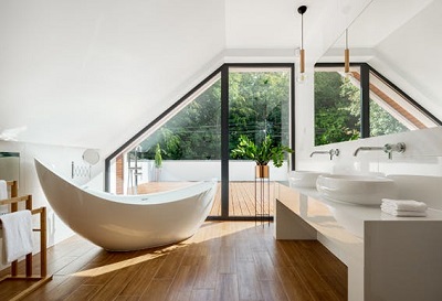 casa de banho com banheira moderna e vista exterior