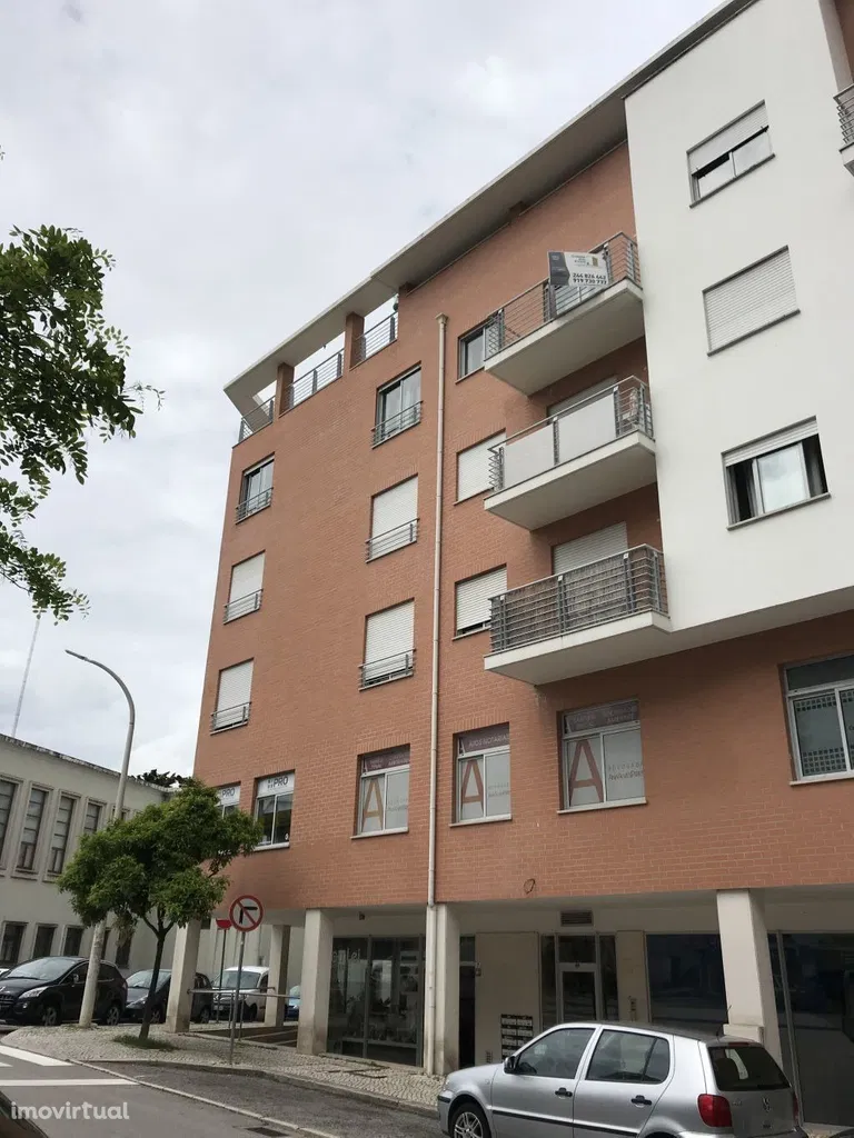 apartamento t2 duplex em leiria para alugar